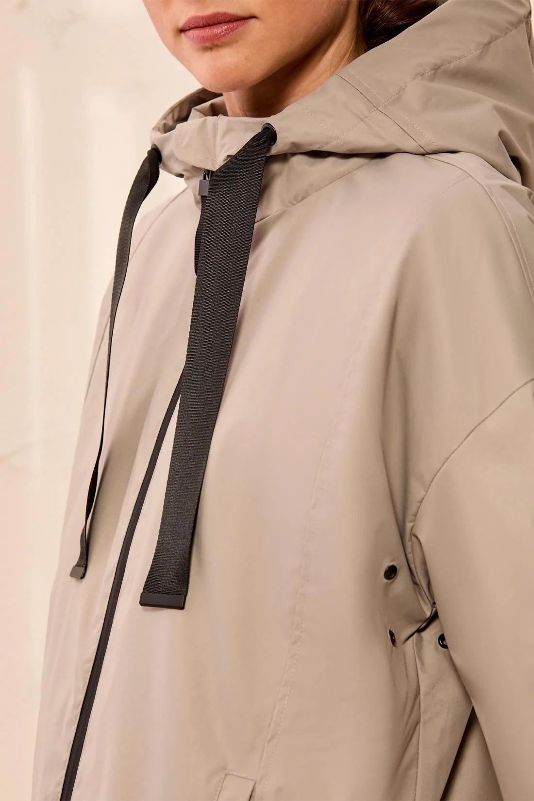 Hydrochromic Reactive Jacket hood and drawcord detail